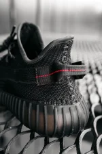 Adidas Yeezy Boost 350 v2 Black Reflective Laces - Зображення 7