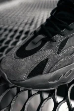 Adidas Yeezy Boost 700 v2 Black - Зображення 6