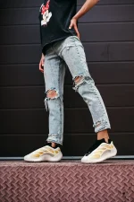 Adidas Yeezy Boost 700 v3 Srphym Yellow - Зображення 4