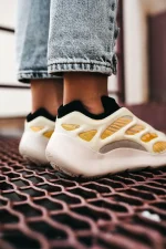 Adidas Yeezy Boost 700 v3 Srphym Yellow - Зображення 10