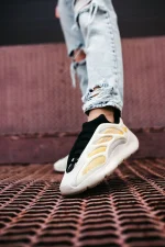 Adidas Yeezy Boost 700 v3 Srphym Yellow - Зображення 3