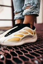 Adidas Yeezy Boost 700 v3 Srphym Yellow - Зображення 8