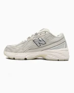 New Balance 740 Beige