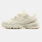 New Balance 740v2 Beige