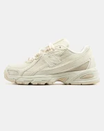 New Balance 740v2 Beige