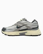 Nike Initiator Beige Grey