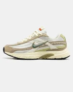 Nike Initiator Light Bone Cargo Khaki