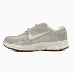 Nike Zoom Vomero 5 Beige