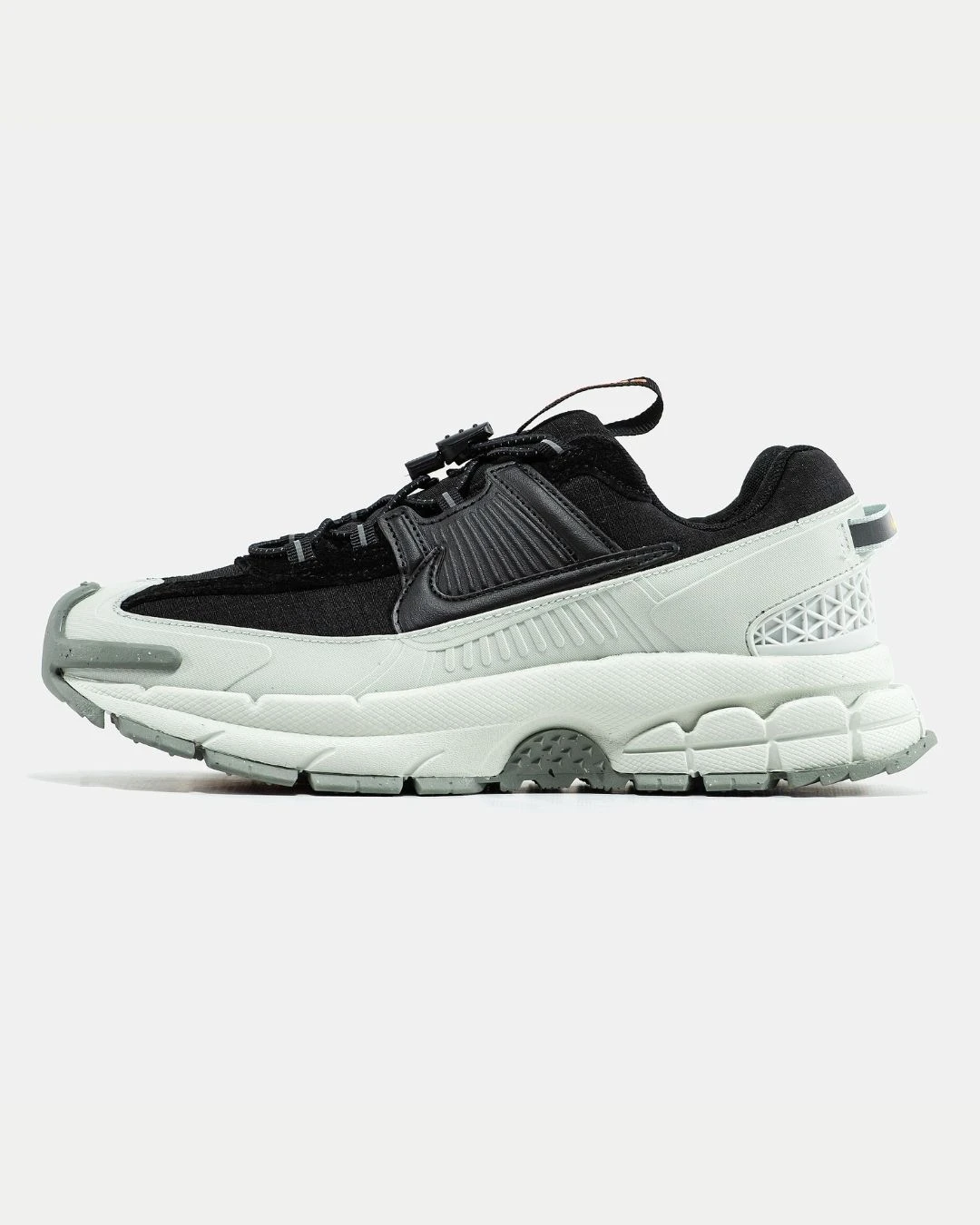 nike-zoom-vomero-roam-black-light-silver-60329293433709 Nike Zoom Vomero Roam Black Light Silver - Зображення 1