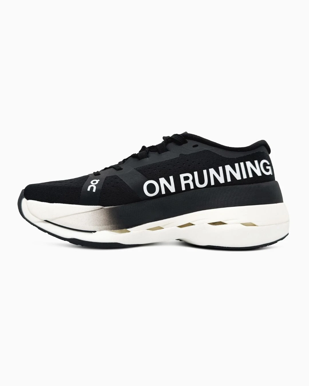 on-cloudboom-max-white-black-82454658977522 ON Cloudboom Max White Black - Зображення 1