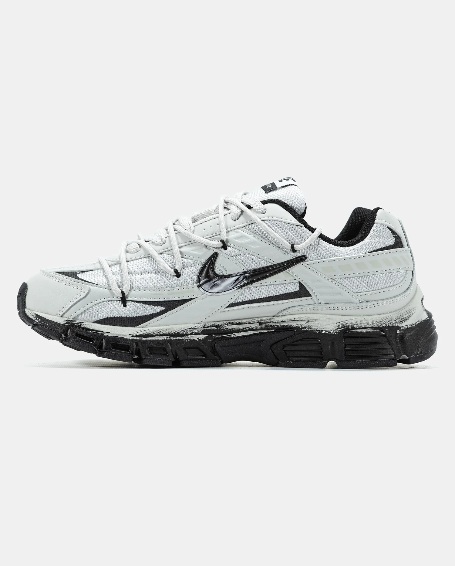 D47FB32F-DAAA-4C26-8C47-0AB38158CD4C Nike Initiator Custom White Black - Зображення 1